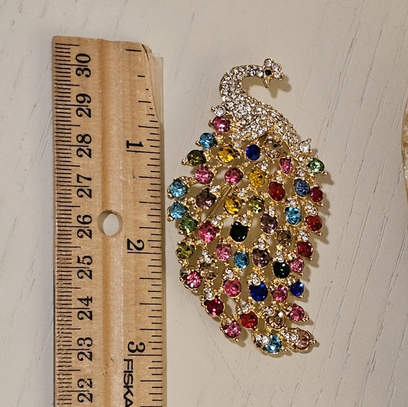 Peacock Brooch "Colorful" Rhinestones & Crystals - Picture 5 of 5